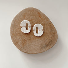 Load image into Gallery viewer, cassie earrings in &quot;stucco&quot;
