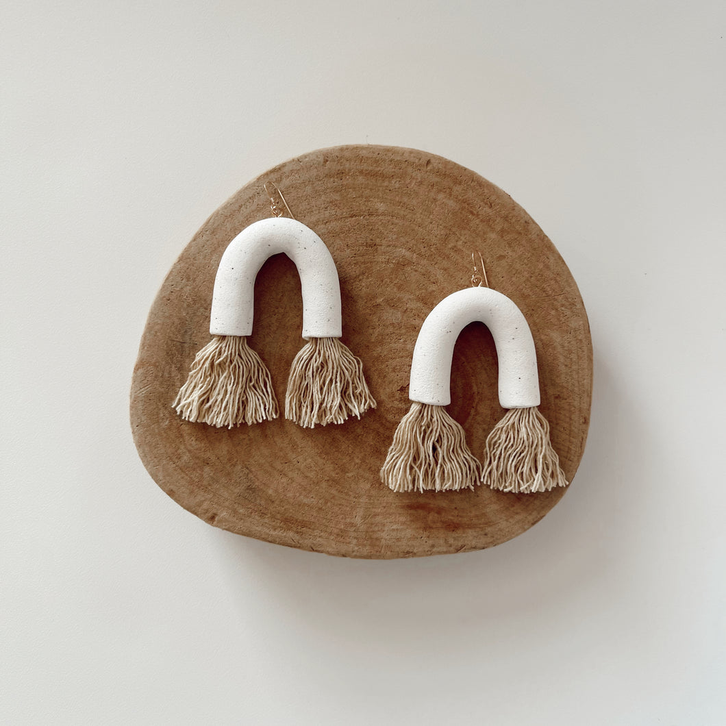 arca earrings in speckled white